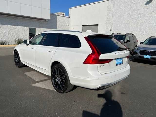 2018 Volvo V90 Cross Country Base