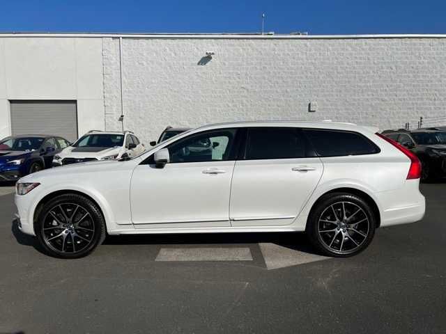 2018 Volvo V90 Cross Country Base