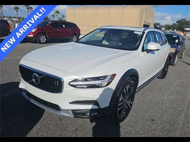 2018 Volvo V90 Cross Country Base