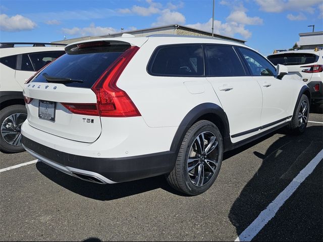 2018 Volvo V90 Cross Country Base