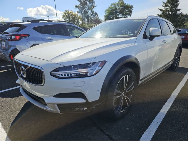 2018 Volvo V90 Cross Country Base