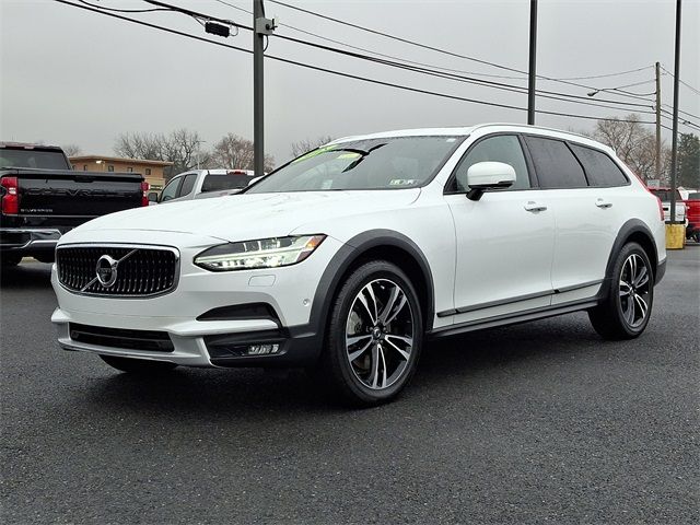 2018 Volvo V90 Cross Country Base