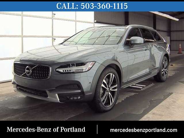 2018 Volvo V90 Cross Country Base