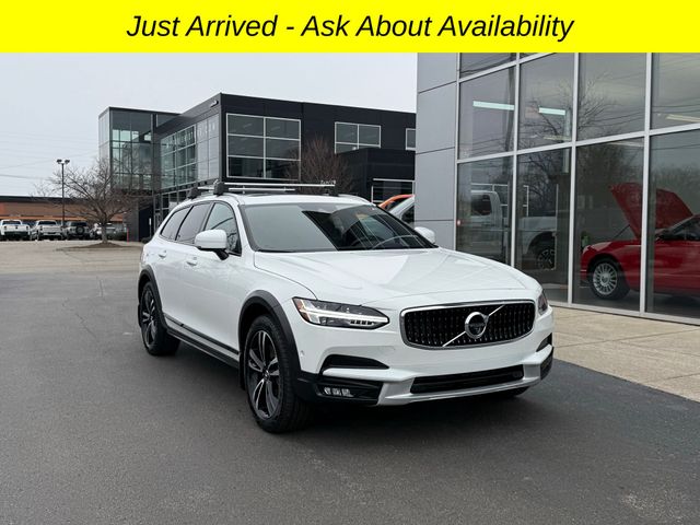 2018 Volvo V90 Cross Country Base