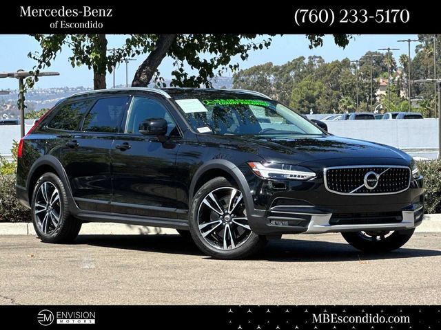 2018 Volvo V90 Cross Country Base