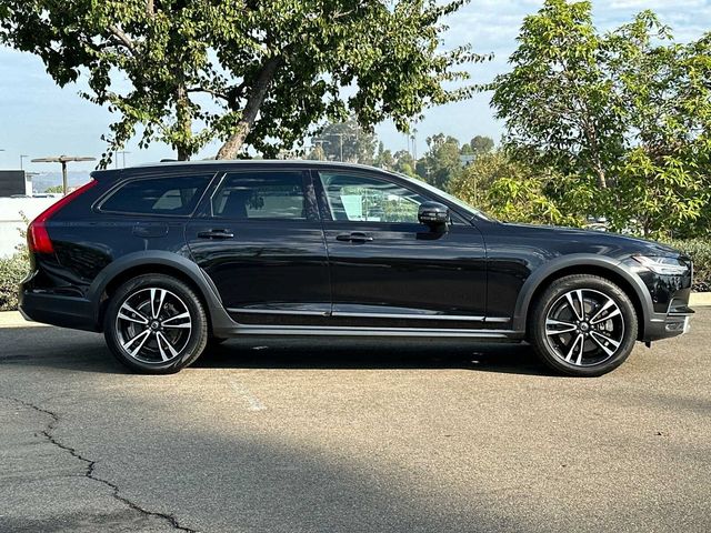 2018 Volvo V90 Cross Country Base