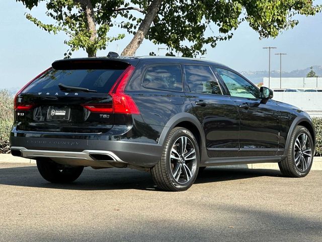 2018 Volvo V90 Cross Country Base