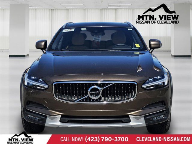 2018 Volvo V90 Cross Country Base