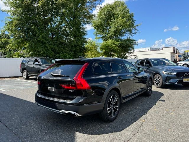 2018 Volvo V90 Cross Country Base