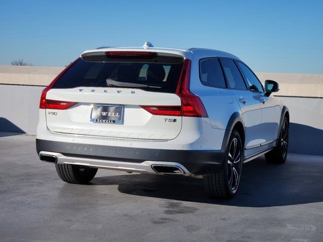 2018 Volvo V90 Cross Country Base