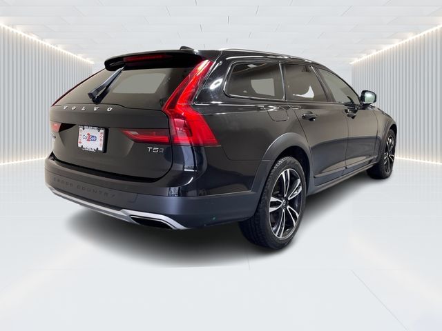 2018 Volvo V90 Cross Country Base