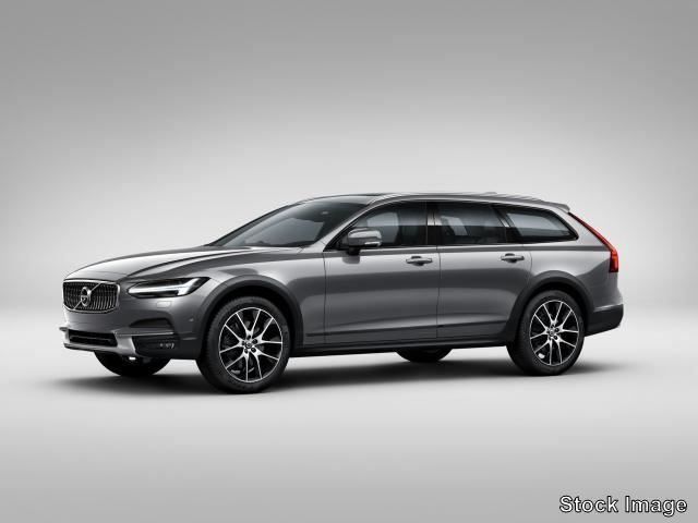 2018 Volvo V90 Cross Country Base