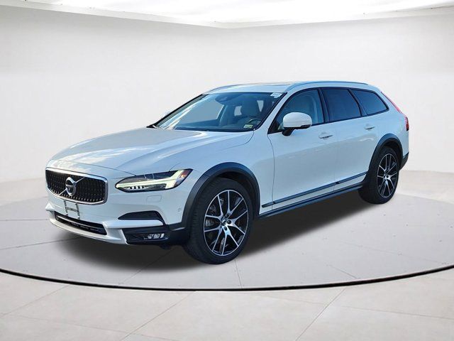 2018 Volvo V90 Cross Country Base