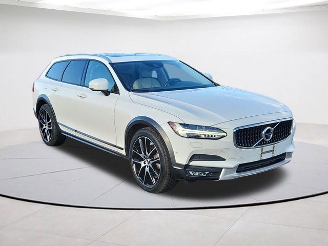 2018 Volvo V90 Cross Country Base