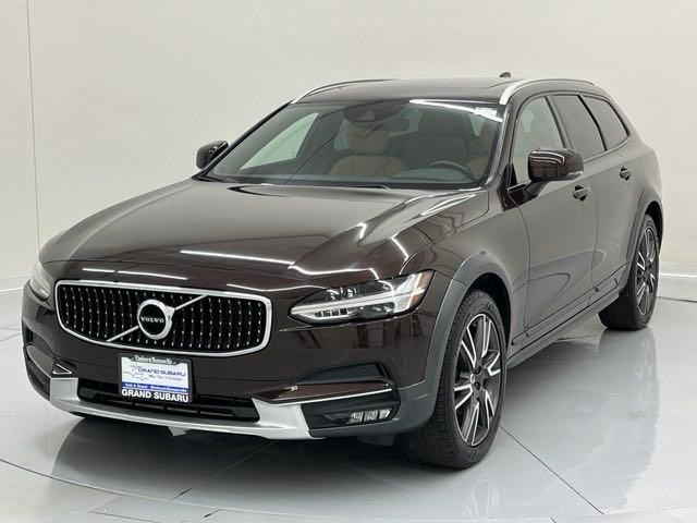 2018 Volvo V90 Cross Country Base