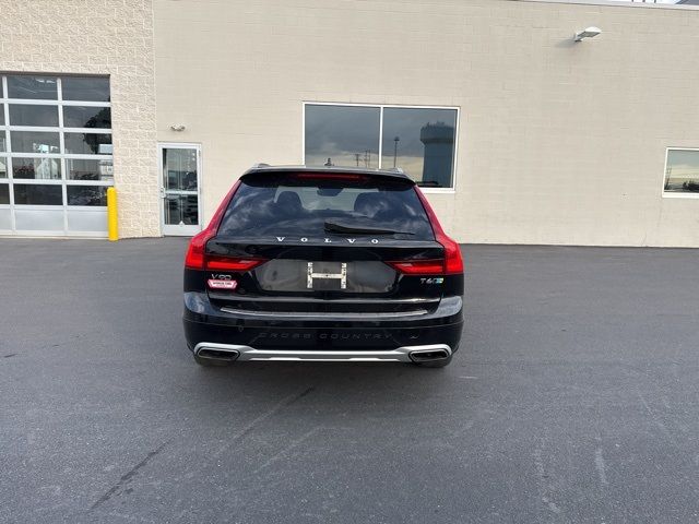 2018 Volvo V90 Cross Country Base