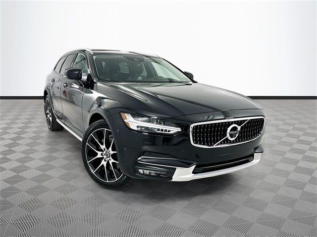 2018 Volvo V90 Cross Country Base