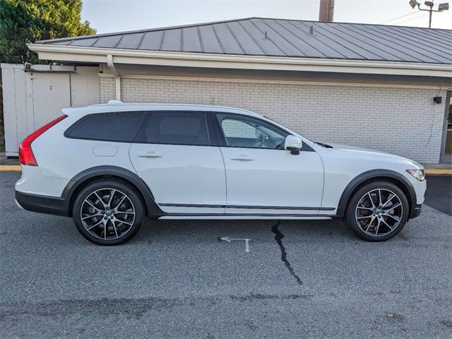 2018 Volvo V90 Cross Country Base