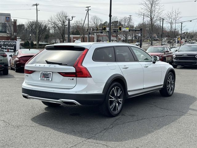 2018 Volvo V90 Cross Country Base