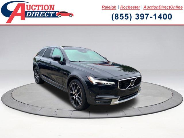 2018 Volvo V90 Cross Country Base