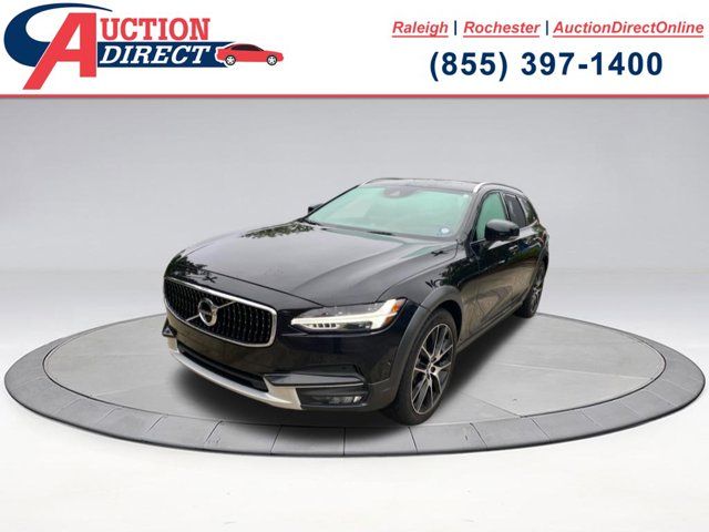 2018 Volvo V90 Cross Country Base