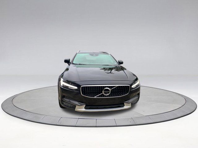 2018 Volvo V90 Cross Country Base