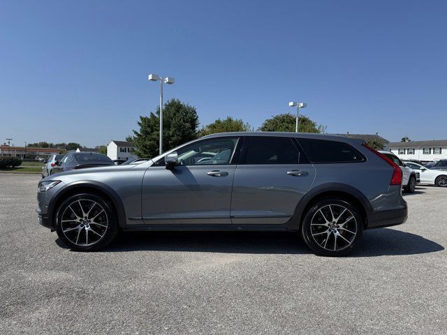 2018 Volvo V90 Cross Country Base