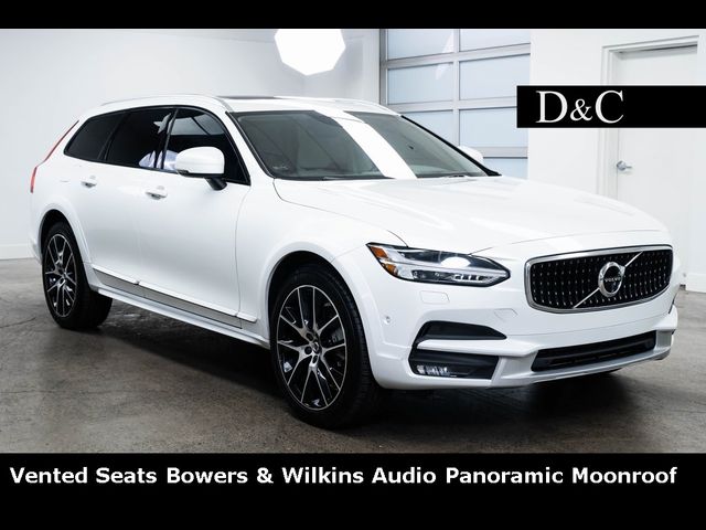 2018 Volvo V90 Cross Country Base