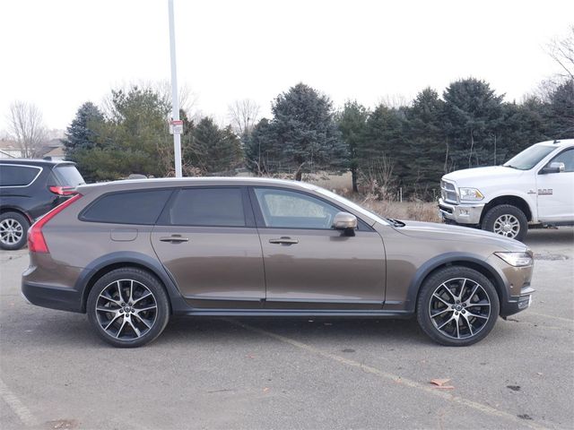 2018 Volvo V90 Cross Country Base