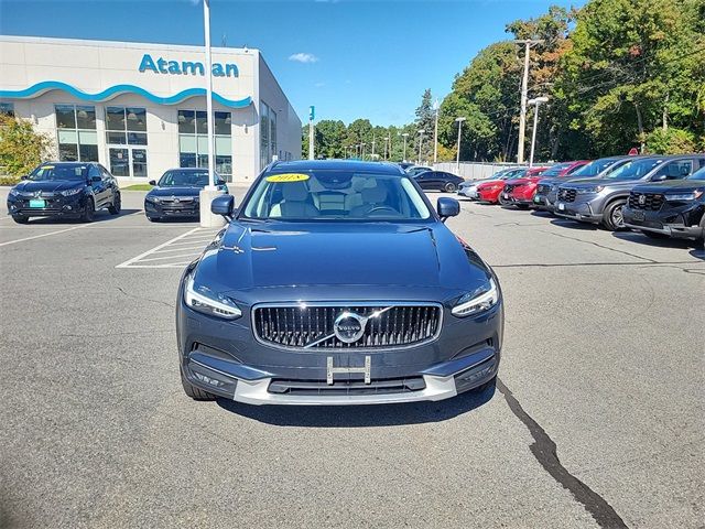 2018 Volvo V90 Cross Country Base