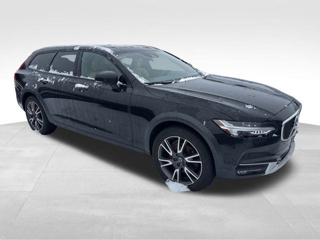 2018 Volvo V90 Cross Country Base