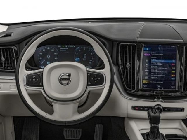 2018 Volvo XC60 Momentum