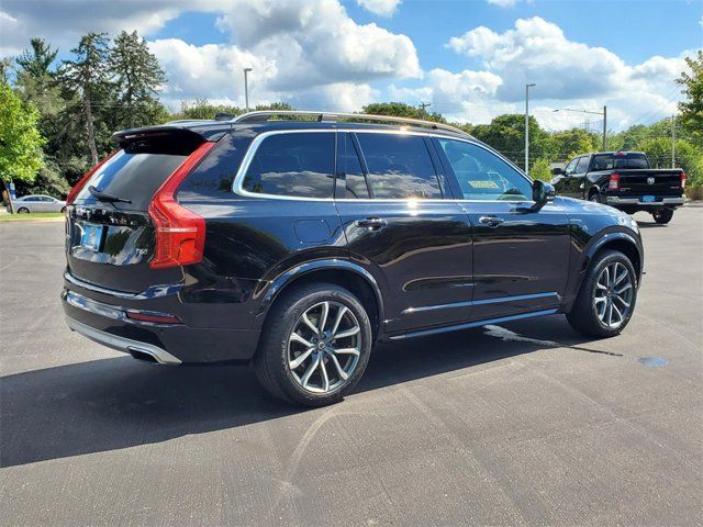 2018 Volvo XC90 Momentum