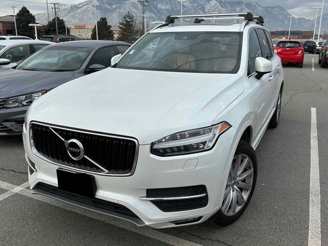 2018 Volvo XC90 Momentum