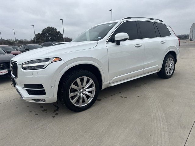 2018 Volvo XC90 Momentum