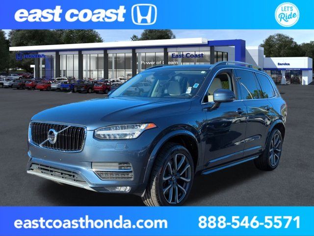 2018 Volvo XC90 Momentum