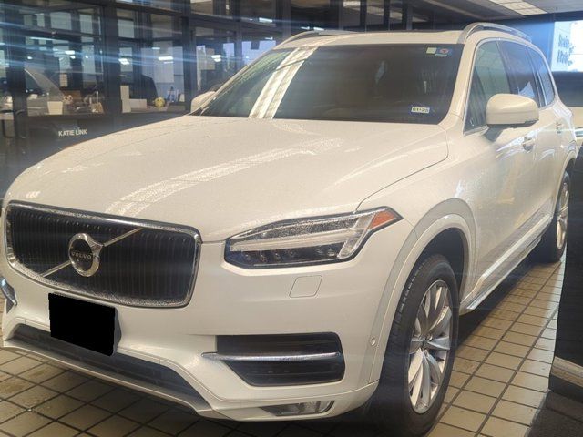 2018 Volvo XC90 Momentum