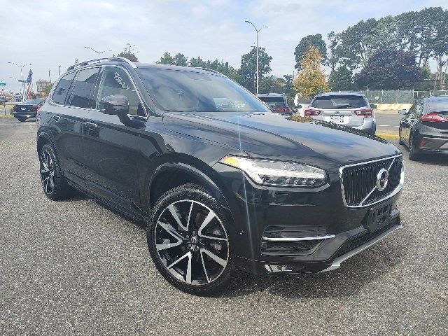 2018 Volvo XC90 Momentum