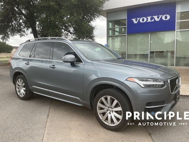 2018 Volvo XC90 Momentum