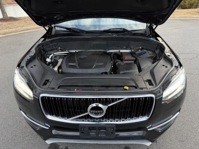 2018 Volvo XC90 Momentum