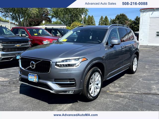 2018 Volvo XC90 Momentum