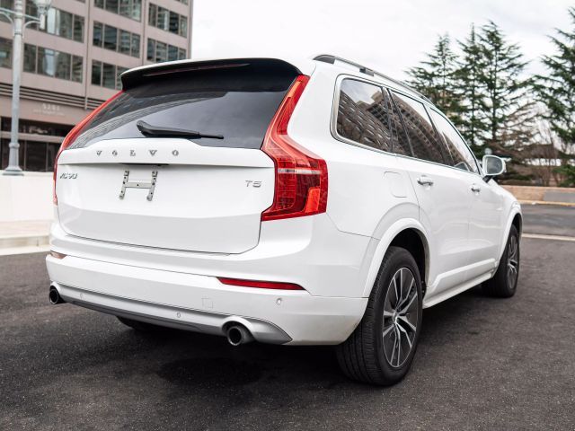 2018 Volvo XC90 Momentum