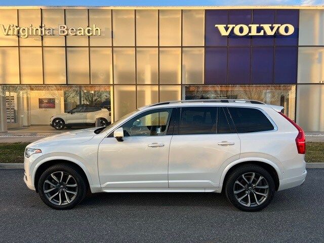 2018 Volvo XC90 Momentum