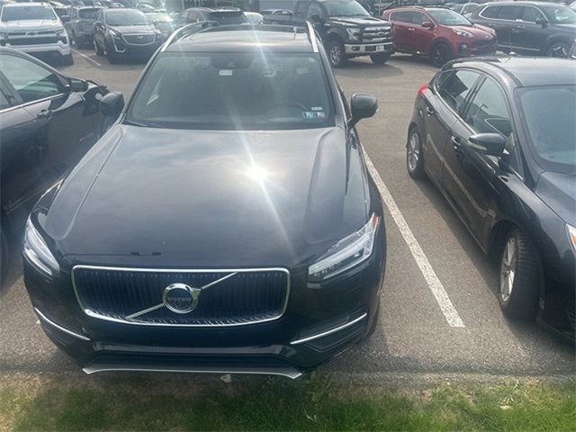 2018 Volvo XC90 Momentum