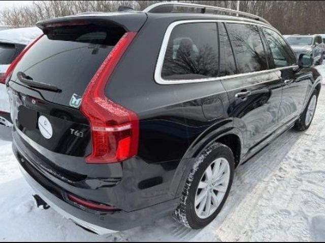 2018 Volvo XC90 Momentum