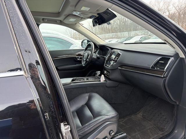 2018 Volvo XC90 Momentum
