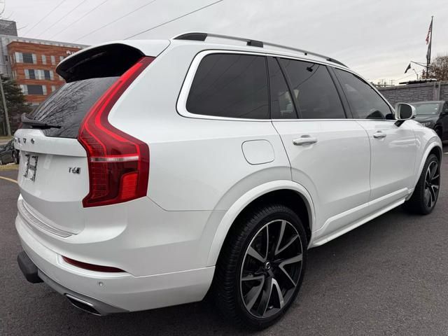 2018 Volvo XC90 Momentum