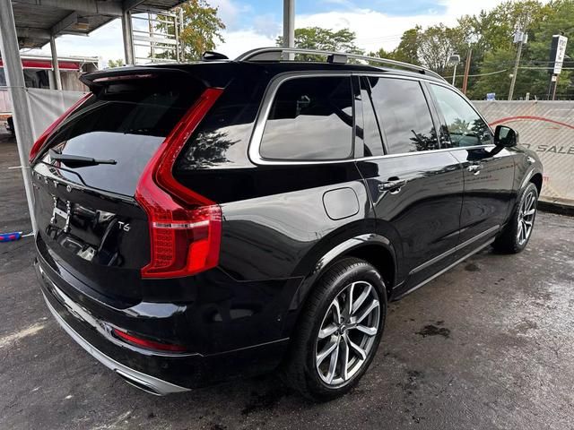 2018 Volvo XC90 Momentum