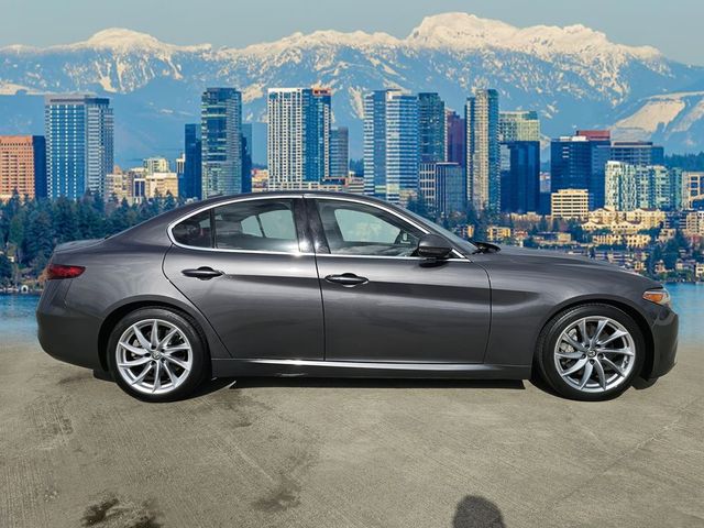 2019 Alfa Romeo Giulia Base