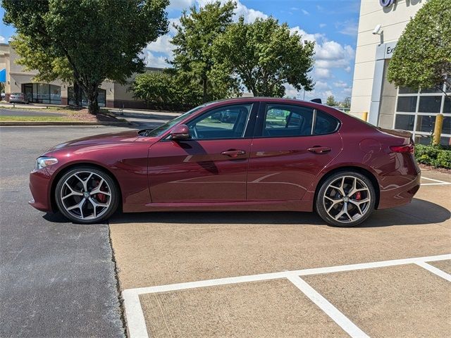 2019 Alfa Romeo Giulia Sport